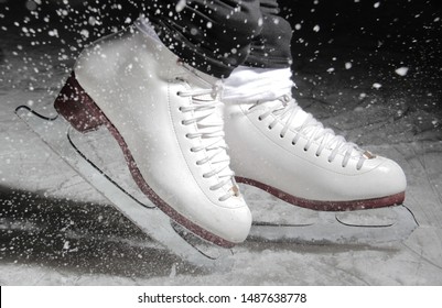 39,433 Figure skating Stock Photos, Images & Photography | Shutterstock