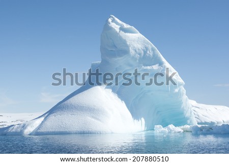 Icebergs in the solar glare.