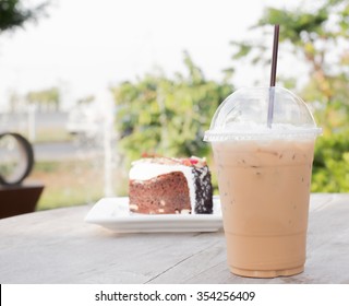 Iced Coffee With Blueberry Cheese Cake