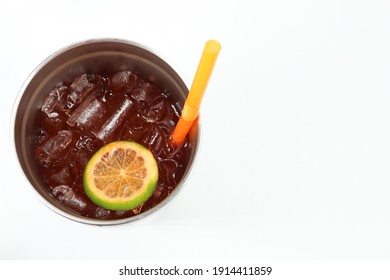 
Iced Lemon Tea From The Top Corner