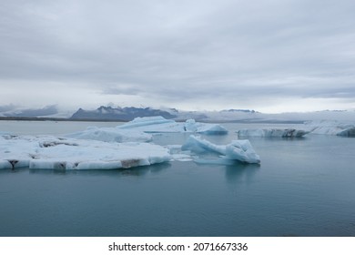 Iceland_Jokusarlon Glacial Bay And Icebergs