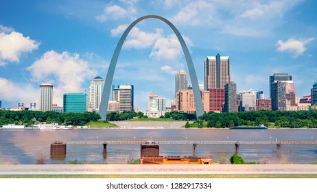 Iconic Arch To The West With St. Louis An Capital Building