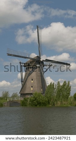 iconic windmill Kinderdijk Netherlands culture