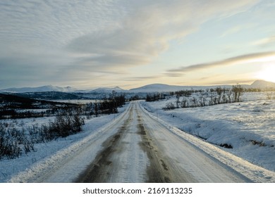 Icy Road (e6) In Norway