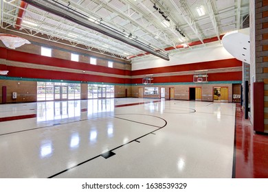 Idaho Falls, Idaho, USA Aug. 19, 2014 The Multipurpose Room In A Miodern Elementary School, Which Functions As A Gym, Lunchroom, Meeting Room, And Theater.