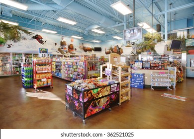 Idaho Falls, Idaho, USA Dec. 4, 2008 The Interior Of A Modern Convenience Store, With Impulse Snack Items And Drinks For Sale.
