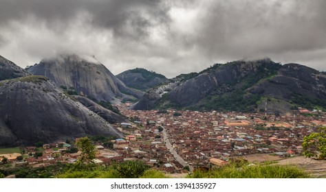 Idanre Hill , an awesome and beautiful natural landscapes in Nigeria.
The people people of Idanre lived on these massive rocks for over a hundread year. Just under 30 kilometres southwest of Akure, On