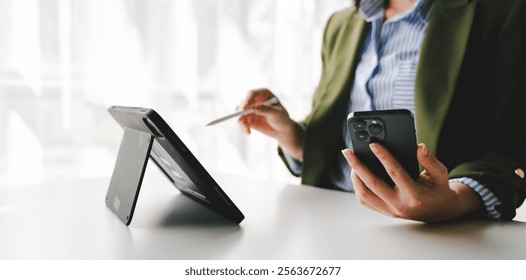 Ideas for using tablets and smartphones for work Chart analysis, graphs, auditing, executives, businessmen, financial auditors.