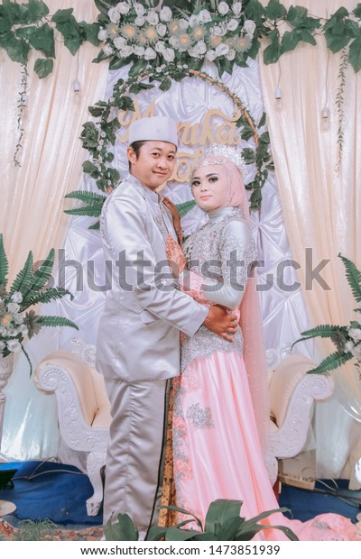 Ideas Wedding Poses Photoshoots Deswita Yoola Stock Photo Edit