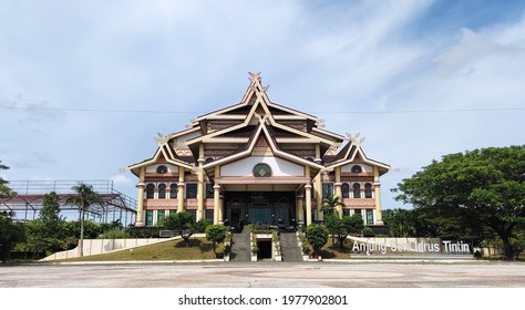 The Idrus Tintin Art Pavilion is a building with Riau-Malay style architecture which is commonly used for exhibitions in Pekanbaru. The name of this building is taken from a Riau humanist Idrus Tintin