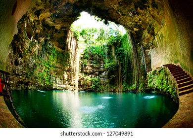 Ik-Kil Cenote, Chichen Itza, Mexico