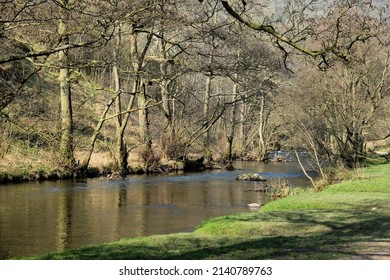 ILAMSTAFFORDSHIRE - 26.03.2022: The River Dove In The White Peak Are Of The Peak District, Staffordshire, UK