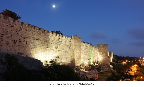 Illuminated wall of the David Tower, Jerusalem