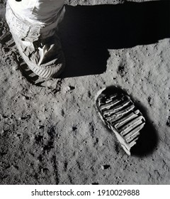 An Illustration Of Astronaut's Boot Print On Moon (lunar) Surface. Elements Of This Image Furnished By NASA.