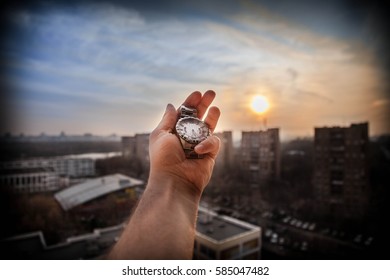 Illustration clock in the hand