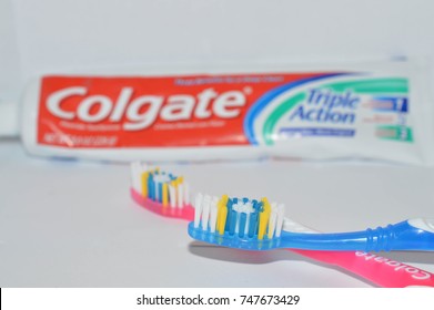 colgate toothbrush with toothpaste