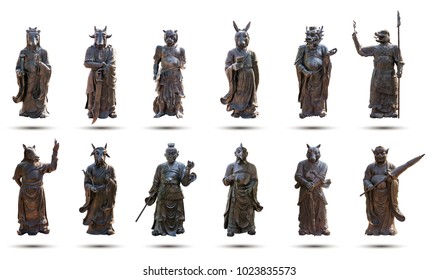 Uma estátua de um 12 zodíaco chinês feita de latão, como o ano do rato, vaca, tigre, coelho, dragão, cobra, cavalo, cabra, macaco, galo, cachorro e porco, isolado no fundo branco