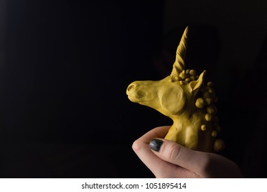 Plasticine Fantasy Eenhoorn sculptuur geel