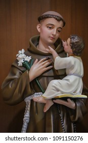San Antonio de Padua con el Niño Jesús estatua del santo católico
