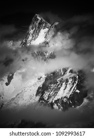 フレンチ アルプスの山の周りの雲