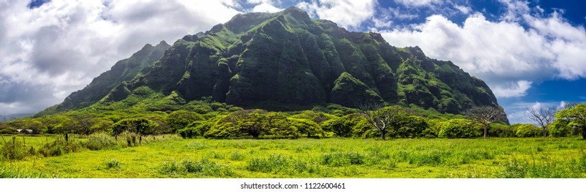 クアロア山脈のパノラマ ビュー、ハワイのオアフ島の有名なロケ地