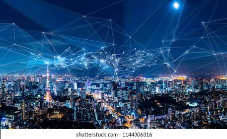 Concepto de red de comunicación y ciudad inteligente. IoT (Internet de las cosas). TIC (Red de comunicación de información).