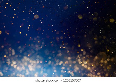 Fundo de luz de Natal. Cenário brilhante de Natal. Fundo desfocado com estrelas piscando. Bokeh desfocado.