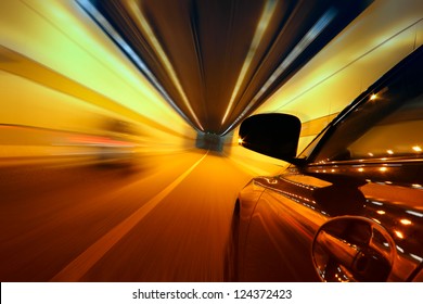 Hogesnelheidsauto in de tunnel, Motion Blur