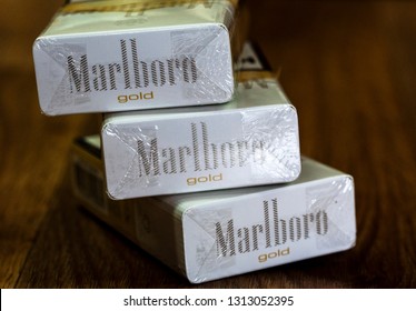 Marlboro Gold Logo Vector (.EPS) Free Download