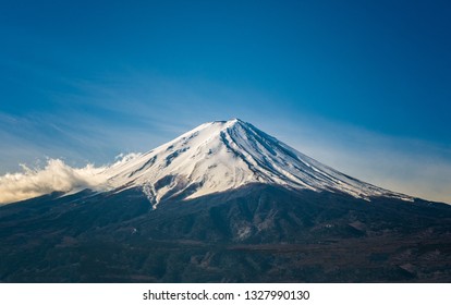 雄大な富士山、日本