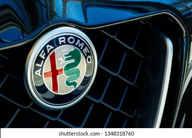 alfa romeo car logo