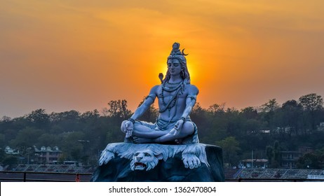 señor shiva estatua parmarth Niketan Haridwar uttarakhand india