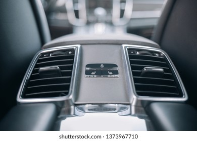 Control de aire acondicionado de la fila del asiento trasero del coche de lujo