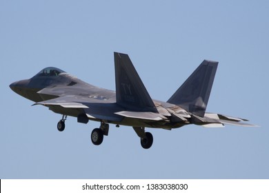 Lockheed Martin F-22A Raptor staat op het punt te landen.