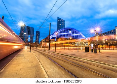 The building has a distinctive arched roof with a 64-metre span - the second-largest railway station roof span in the United Kingdom, Manchester.