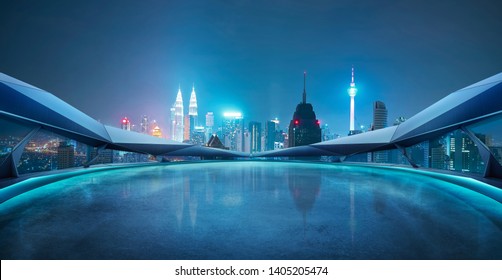 Panoramisch uitzicht van futuristische geometrische vormen ontwerpen lege vloer met de skyline van de stad van Kuala Lumpur. Nacht scene .