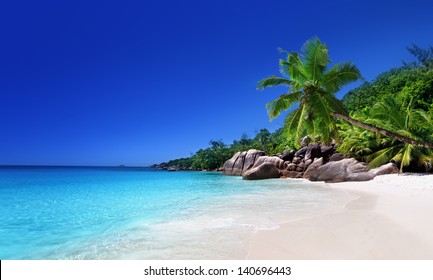 pantai di pulau Praslin, Seychelles