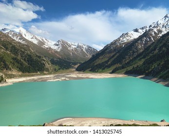 gran almaty lago kazajstán vista