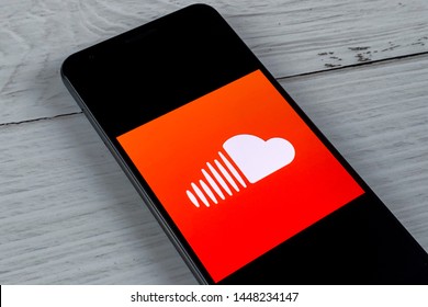 Soundcloud Logo Vector (.EPS) Free Download