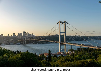 ボスポラス橋イスタンブール トルコ (7 月 15 日殉教者橋) イスタンブールの壮大な景色