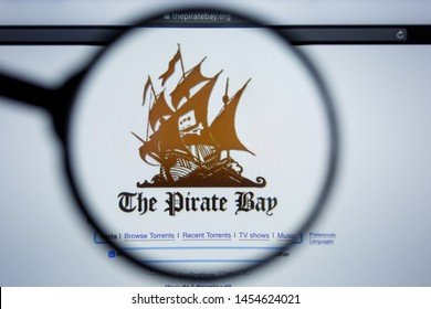 The Pirate Bay Logo PNG Transparent & SVG Vector - Freebie Supply