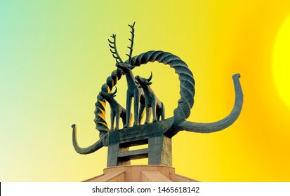 1465618142