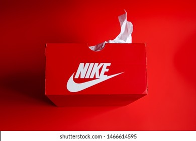 Nike Classic Logo Vector (.EPS) Free Download