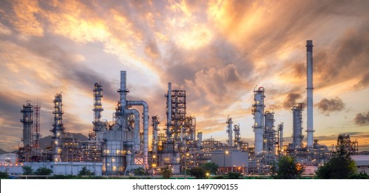 Vedere industrială de aproape, echipament de rafinare a petrolului, zonă de rafinărie de petrol și gaze, instalație de conducte și zonă rezervor de petrol