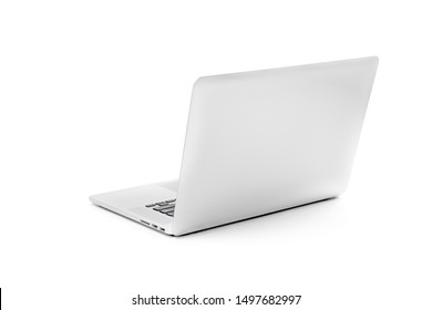 Laptop color gris astilla metálica portátil en la parte trasera vista cubierta abierta sobre el fondo blanco. Trazado de recorte.
