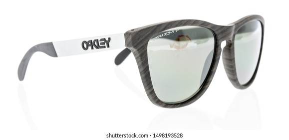 Oakley Logo PNG Transparent & SVG Vector - Freebie Supply