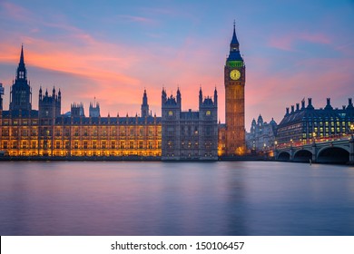 Big Ben en Houses of Parliament in de schemering, Londen, VK