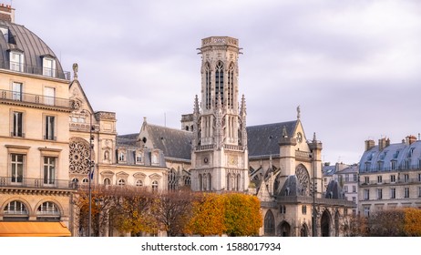 Paris, quang cảnh nhà thờ Saint-Germain-l'Auxerrois, gần đường Rivoli
