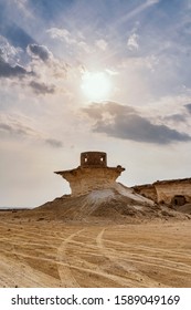 ゼクリートの謎の村、砂漠の風景、カタール、中東。
