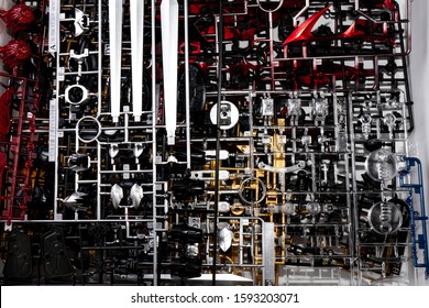 Gunpla plastic model kits for assembling and spraying to assemble into a Gundam model